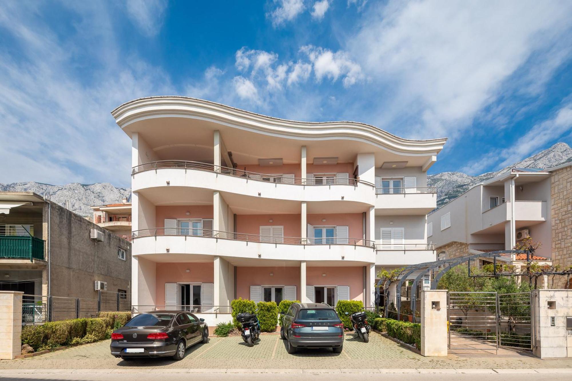 Brkic Apartments With Private Parking Makarska Luaran gambar